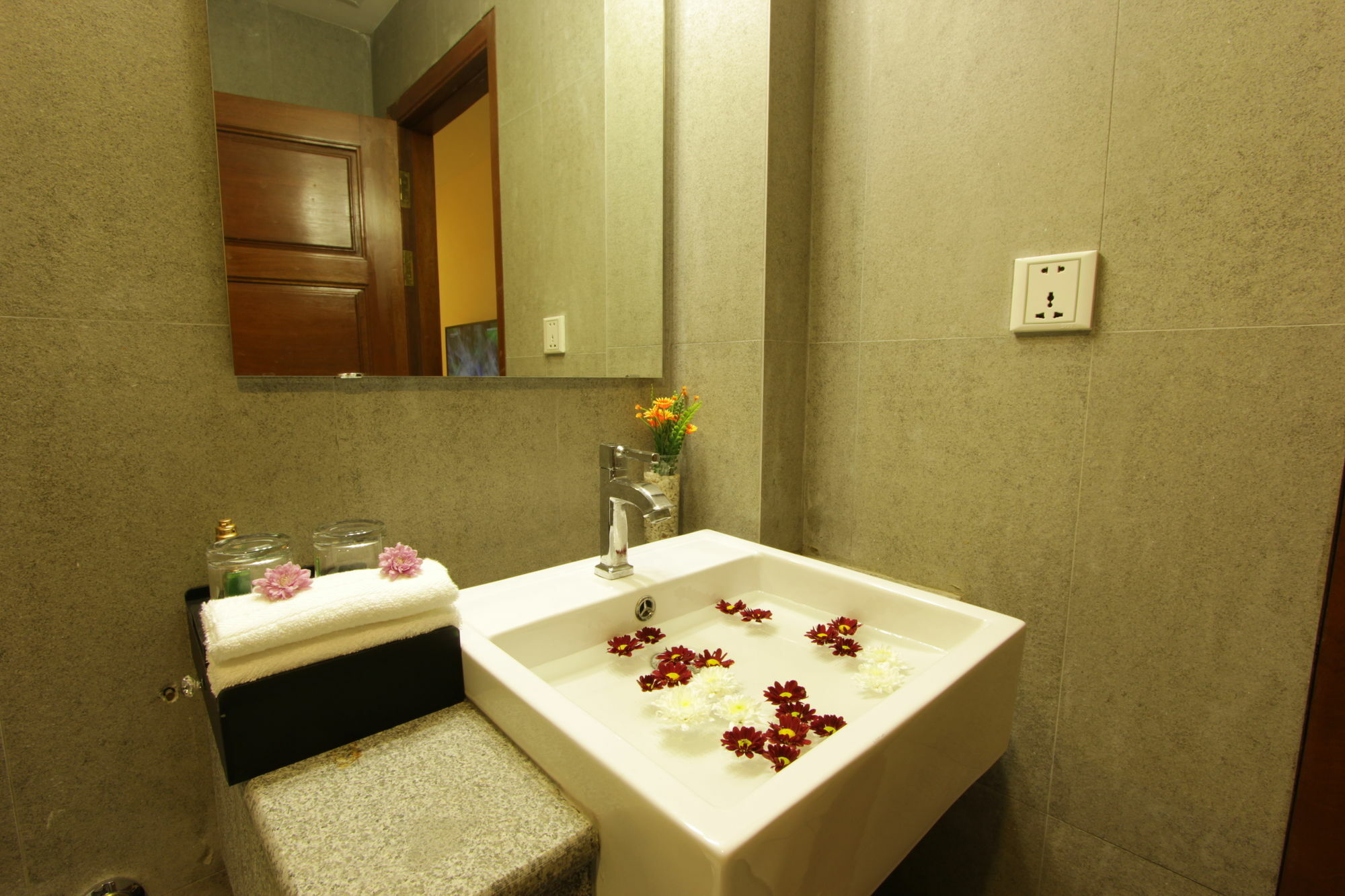 Yazhou Foryou Hotel Phnom Penh Zewnętrze zdjęcie